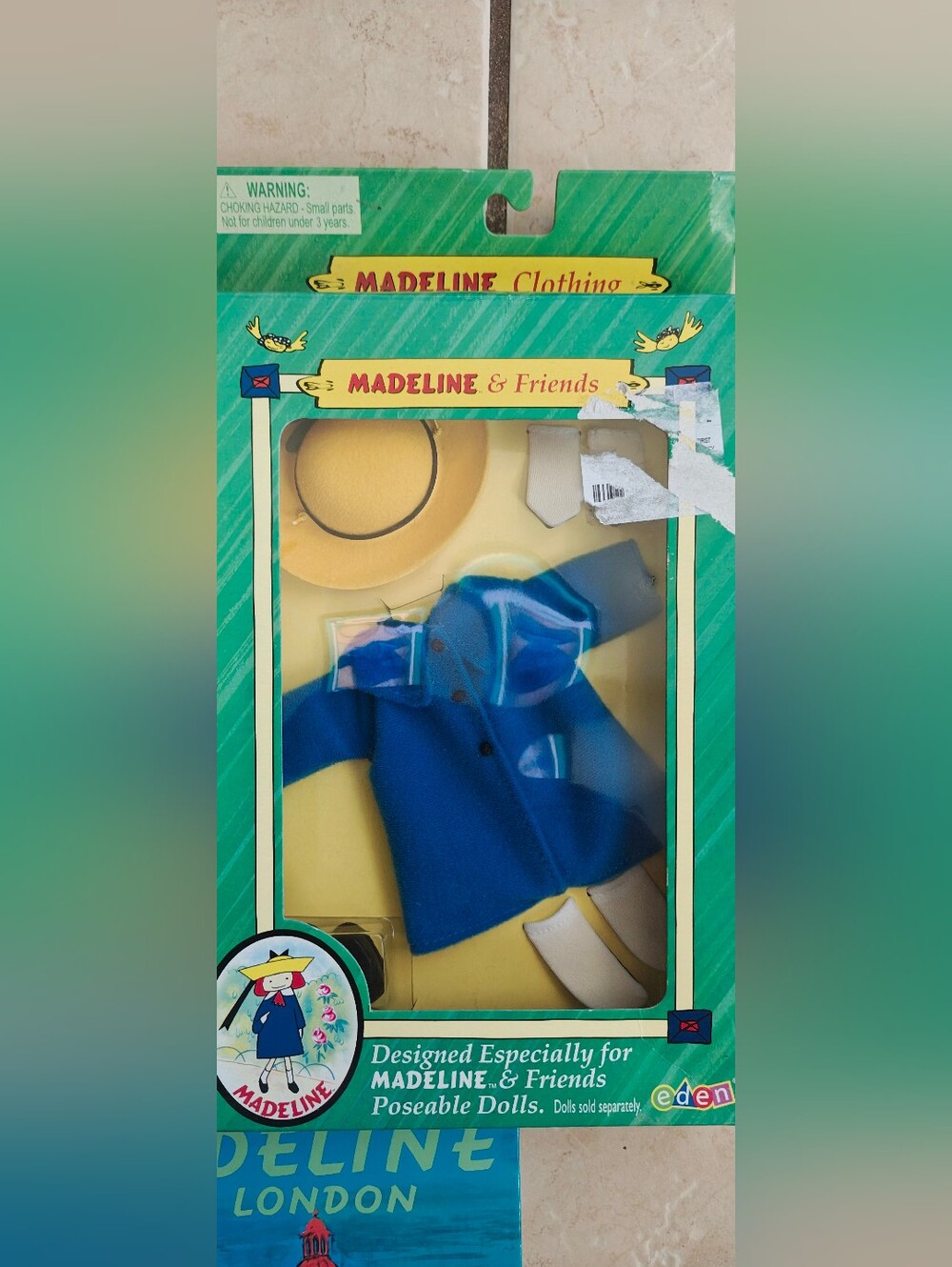 Madeline Japan Doll, Outfit & Book Bundle-Missing Stickers Open Box - Picture 4 of 7